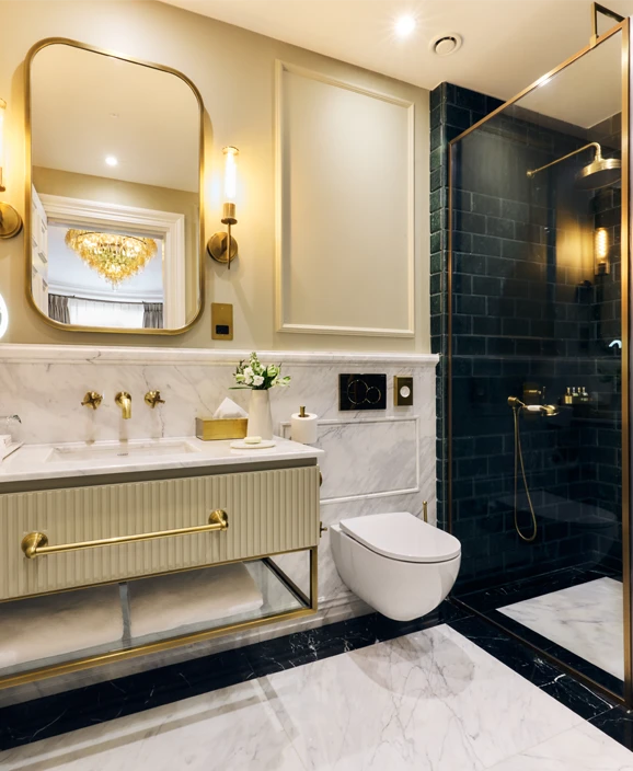 Chesham Hotel Deluxe Room Bathroom